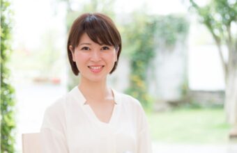 婚活目的でアプリを利用する場合の服装例1
